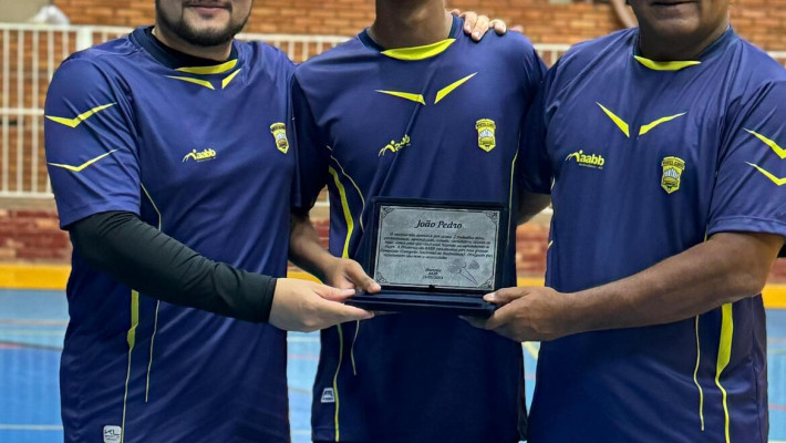AABB MONTES CLAROS TEM O CAMPEÃO NACIONAL DE BADMINTON