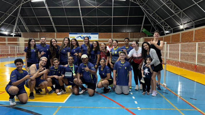 AABB MONTES CLAROS TEM O CAMPEÃO NACIONAL DE BADMINTON